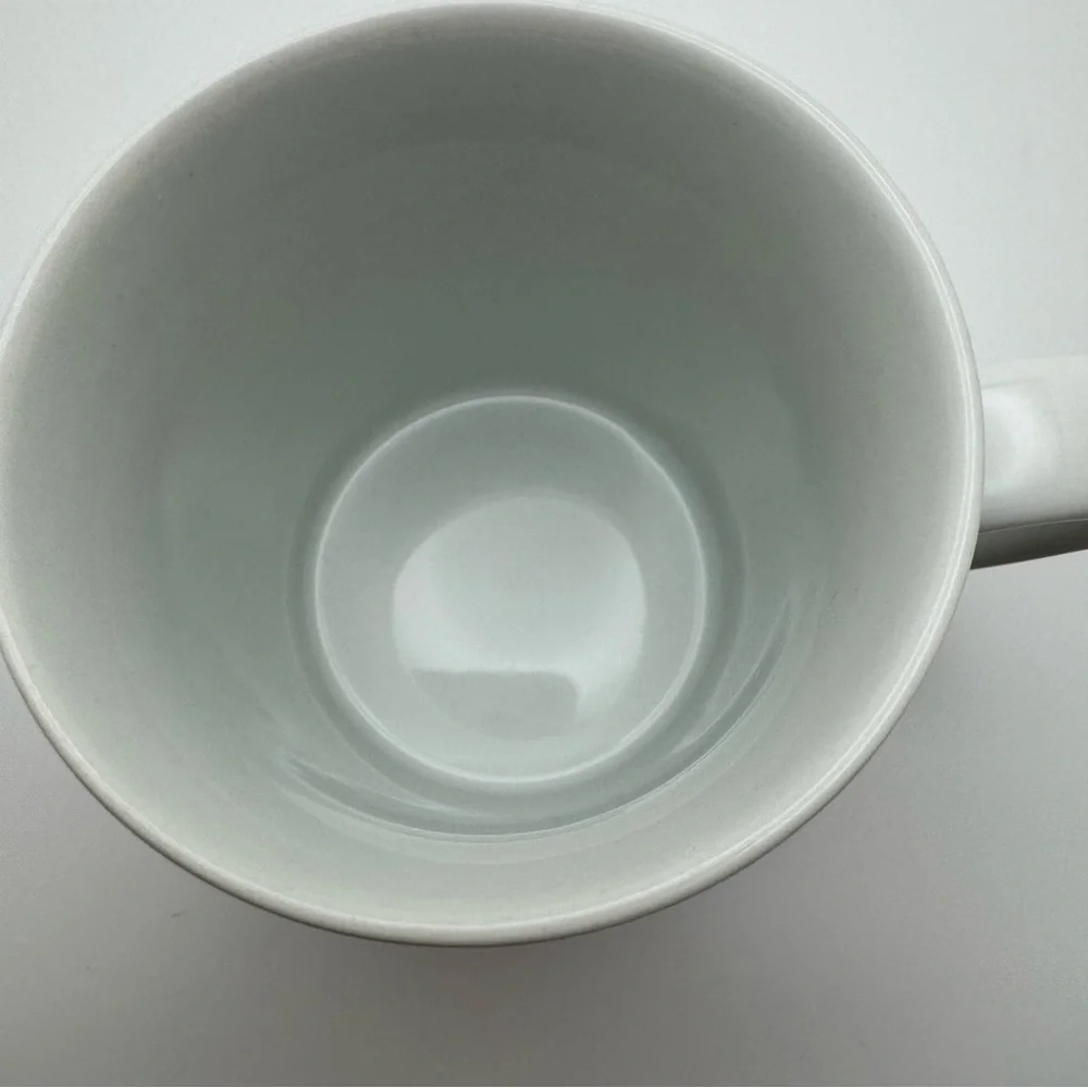 Crate & Barrel Julia Rothman Yule Tree Child’s Hot Cocoa Mug 8 oz White Red